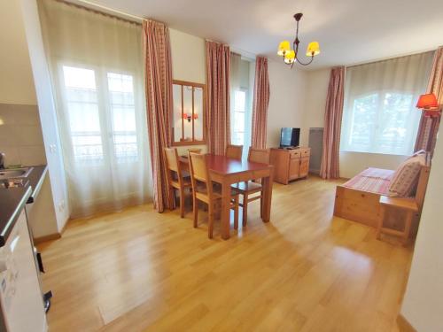 Zénitude, T3, centre Luchon, wifi, casier à skis, ascenseur, 6 personnes