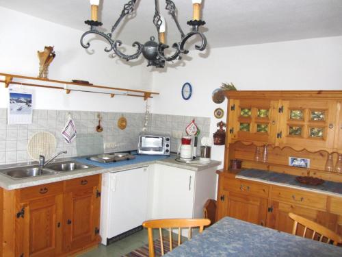 Kuchyň nebo kuchyňský kout v ubytování Ferienwohnung Haus Jennerwein