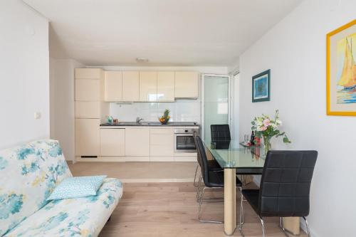 Bounty Apartment