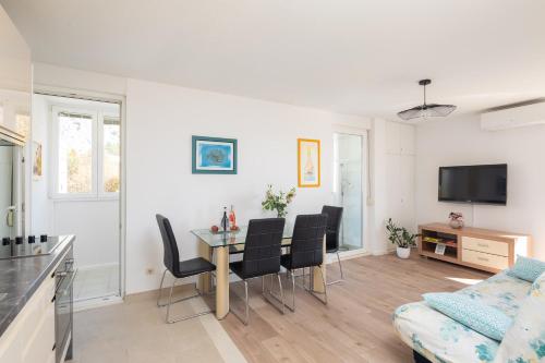 Bounty Apartment