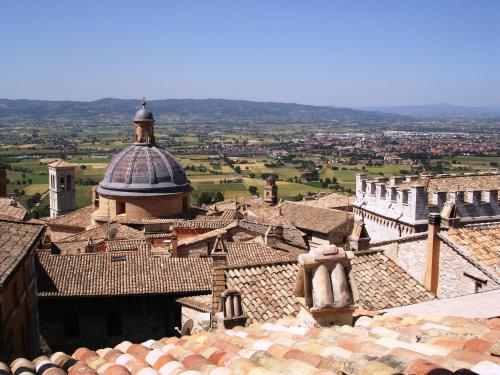 a view of the roofs of a building at Hotel Pallotta in Assisi