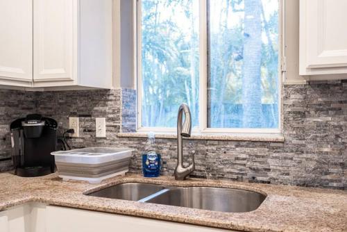 Φωτογραφία από το άλμπουμ του Wilton Tropical Oasis with Heated Pool and Hot Tub σε Fort Lauderdale