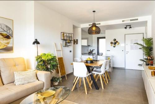 Cuisine ou kitchenette dans l'établissement Sunset waves Benidorm 136