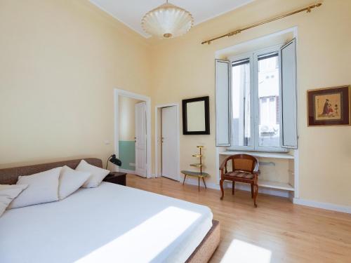 Spanish Steps Luxury Fashion Apartment