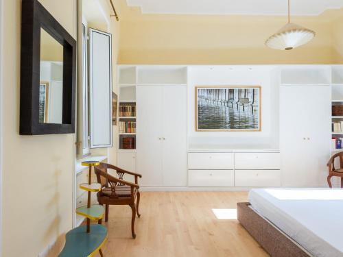 Spanish Steps Luxury Fashion Apartment