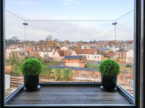 Woodbridge Penthouse – Photos 2