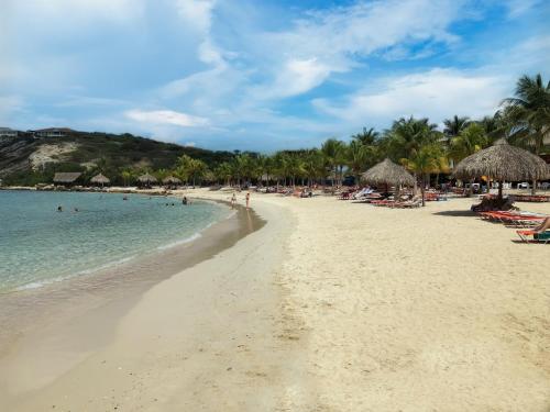 Blue Bay BEACH Villa 25 3-min beach-pool-golf