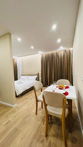 Kristi Apartments 03