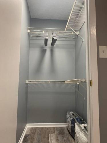 Φωτογραφία από το άλμπουμ του 5145 Porsche Newly Remodeled 2 BDRM Ranch Attached Home σε Rockdale