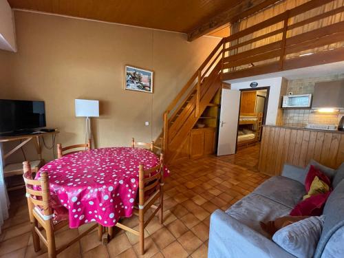 Spacieux appartement proche télésièges Vonnes avec balcon