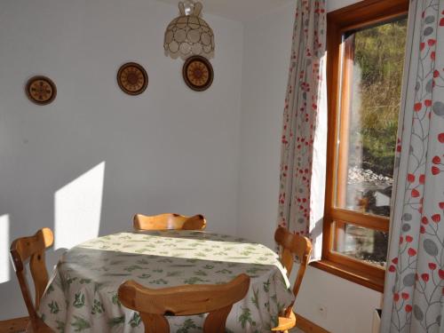 Charmant 2 pièces avec balcon et parking, proche centre et remontées mécaniques !