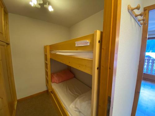 Studio paisible proche centre, balcon et parking