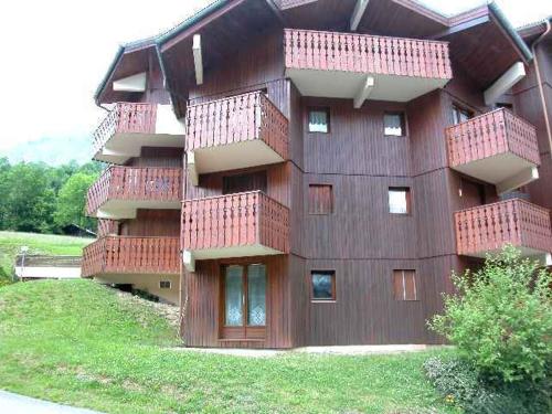 Gallery image of Studio 4 pers avec balcon S/O, parking, casier à skis - Abondance - FR-1-692-60 in Abondance