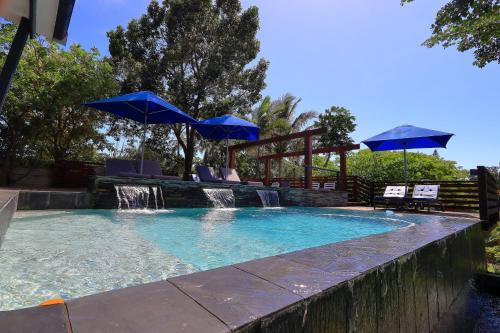 Πισίνα στο ή κοντά στο St Lucia Hilltop Guest House