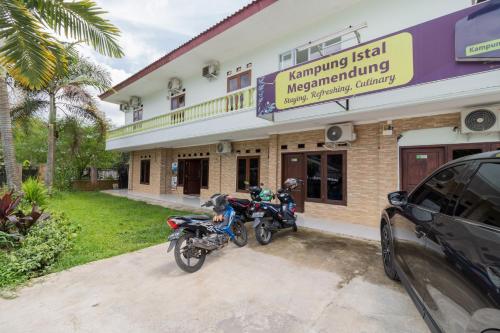 Berbasikal di atau sekitar Urbanview Hotel Kampung Istal Megamendung Puncak by RedDoorz