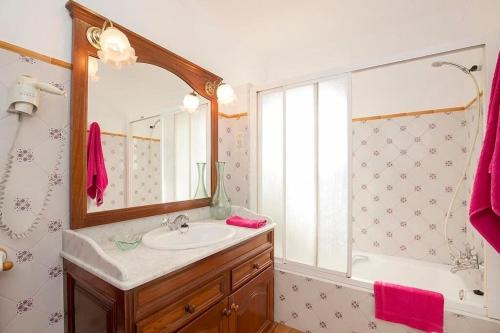 Nice villa near Pollensa by Renthousing
