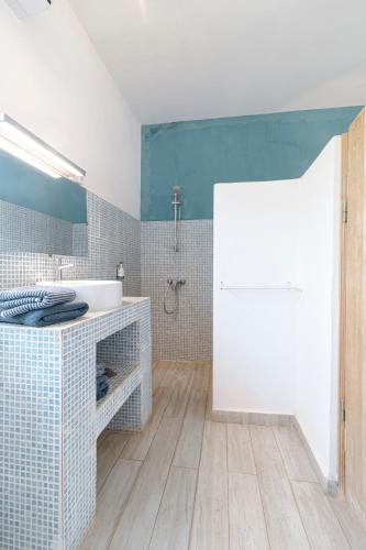 Bilik mandi di Casa Louka
