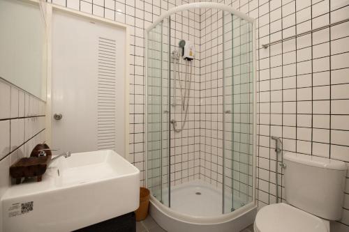 Et badeværelse på Villa Sunrise Garden A180