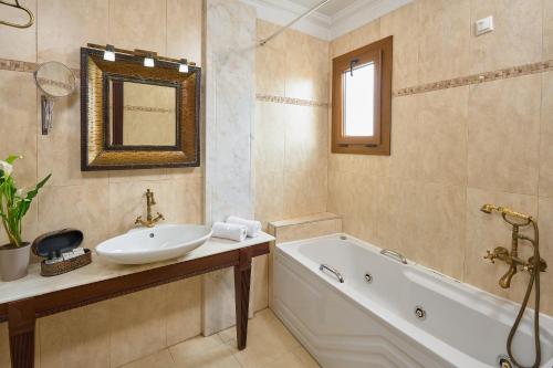 Koupelna v ubytování Olympus Mediterranean Boutique Hotel