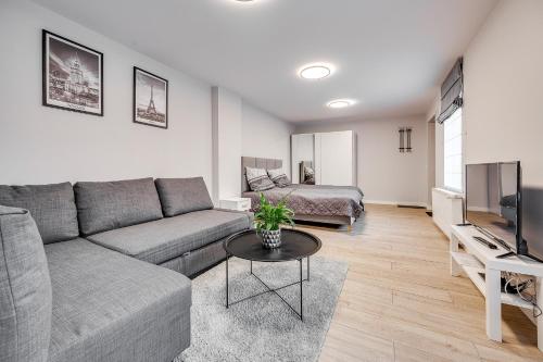 Central Platinum Apartments 19