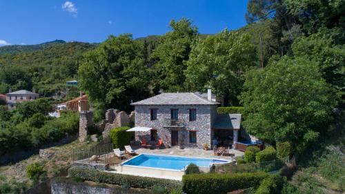 Πισίνα στο ή κοντά στο Villa Ortansia Milies Pilion