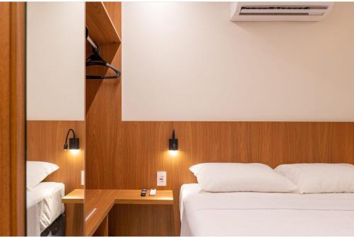 Postel nebo postele na pokoji v ubytování SALINAS PREMIUM RESORT