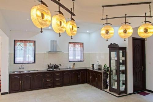 Nhà bếp/bếp nhỏ tại Luxury Rental with Kids Playroom in Goa