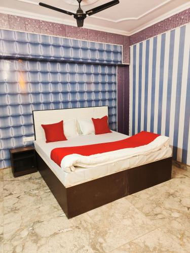 Postel nebo postele na pokoji v ubytování Hotel kingsman
