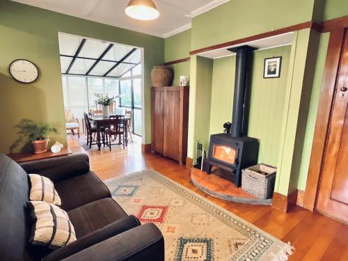 Gallery image of Cabbage Tree - Summer or Winter Beachfront Haven in Papamoa