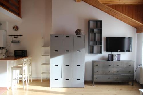 Zdjęcie z galerii obiektu Apartament Wysoki Pl. Św. Ambrożego 8 w Międzybrodziu Bialskim