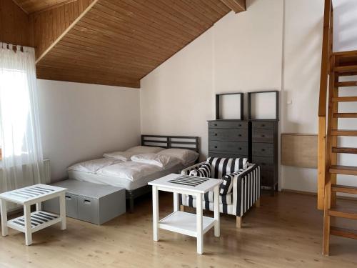 Zdjęcie z galerii obiektu Apartament Wysoki Pl. Św. Ambrożego 8 w Międzybrodziu Bialskim