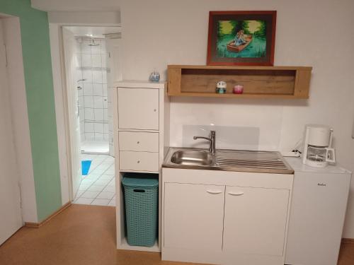 Η κουζίνα ή μικρή κουζίνα στο Kleine Unterkunft für Selbstversorger