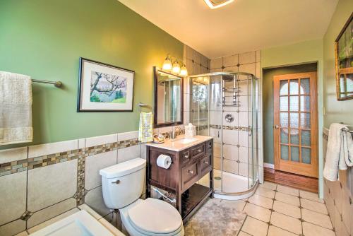 Bilik mandi di Villa Verona Beach Retreat with Outdoor Space