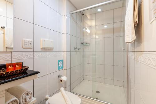 Tri Hotel Executive Caxiasにあるバスルーム