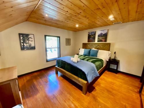 Idyllwild Innにあるベッド