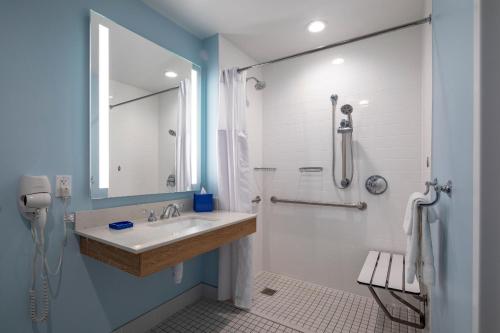 Universal’s Endless Summer Resort – Dockside Inn and Suites photo 36