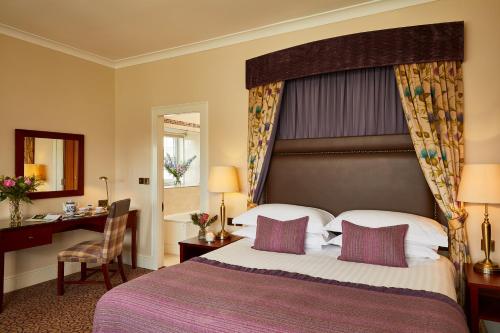 Katil atau katil-katil dalam bilik di Macdonald Forest Hills Hotel & Spa