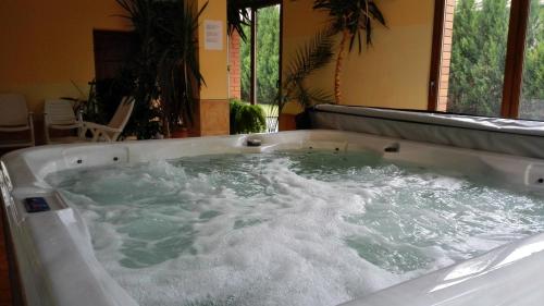 Φωτογραφία από το άλμπουμ του Balaton Wellness Apartman σε Σιόφοκ