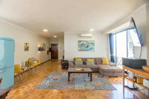 Republica Square Apartment by Porto City Hosts