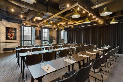 Un restaurante u otro lugar para comer en The Winery Hotel, WorldHotels Crafted
