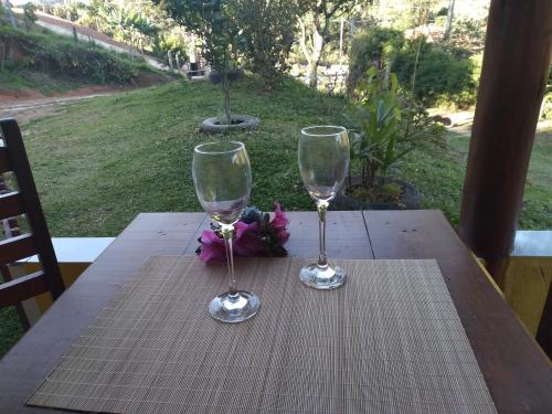 Drinks på Chalé Limoeiro á 15 minutos de Gonçalves MG