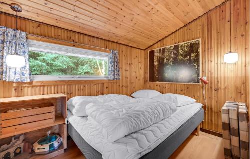 Postel nebo postele na pokoji v ubytování Beautiful Home In Ebeltoft With Kitchen