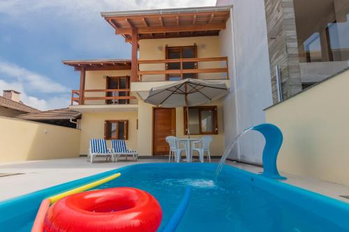 Ótima Casa para veraneio com piscina