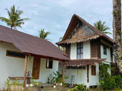 Gedung tempat guest house berlokasi