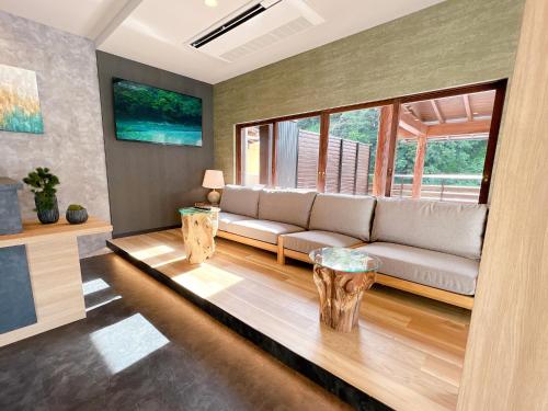 Posezení v ubytování OWL RESORT ARIFUKU ONSEN