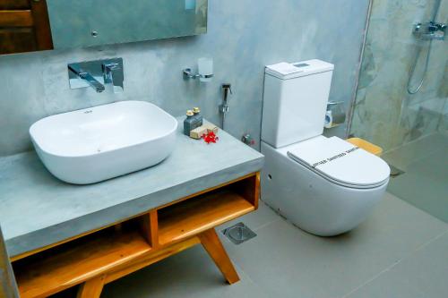 Ein Badezimmer in der Unterkunft Doola River Edge