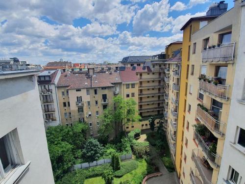 Master apartment with Air CONDITION and SEPARATED ROOFTOP terrace 1095 Budapest, 24 Mester utca kép - 3