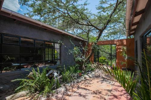 Punda Milias Lodge
