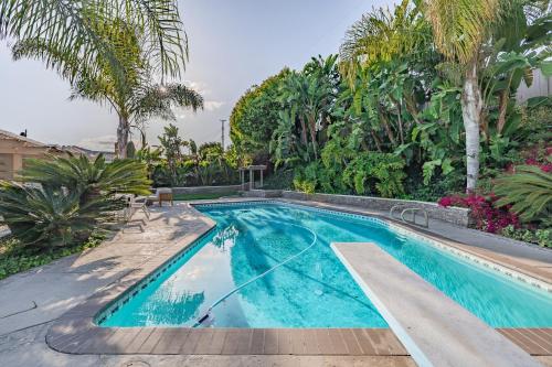 Kolam renang di atau dekat dengan @ Marbella Lane - Serene Ranch Style Home w/Pool