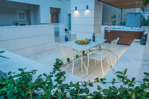 Fotografia z galérie ubytovania Ferienwohnung in Brela mit Meerblick, Terrasse, Klimaanlage, W-LAN 201-10 v destinácii Brela